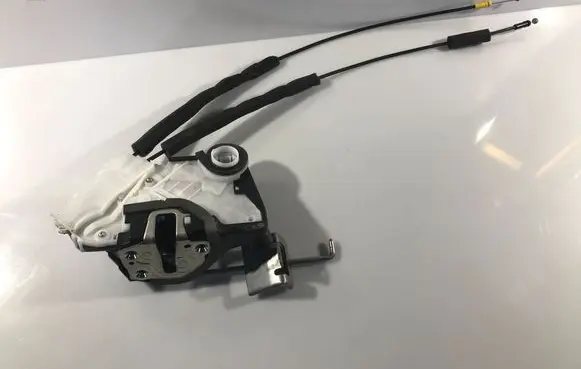 Subaru Forester SK Front door lock M5611570F1 61032SJ122 61032SJ151