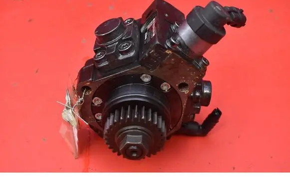 Renault Trafic I Fuel injection high pressure pump 0445010404