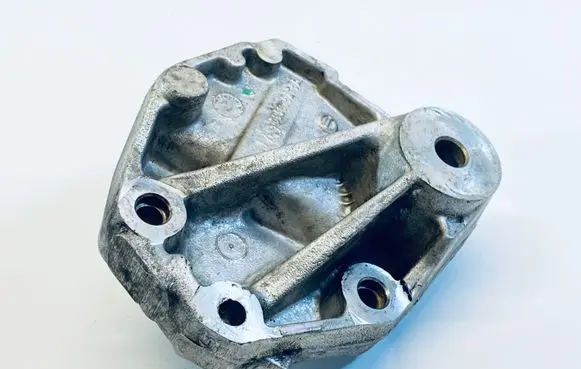 Citroen C5 Engine mounting bracket 9647646380