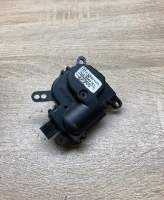 Ford Mondeo Mk III Air flap motor/actuator 1S7H19B634AA