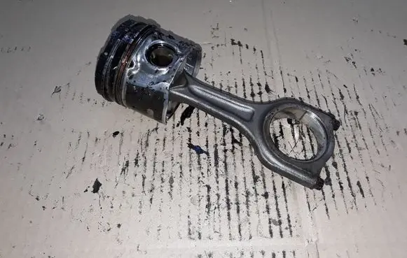 Peugeot 307 Piston with connecting rod 74L53 424 142