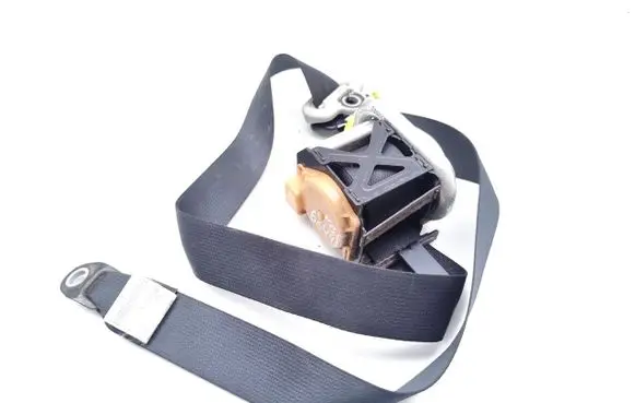 Suzuki Grand Vitara II Front seatbelt 8494065J0 TKAB2EP526