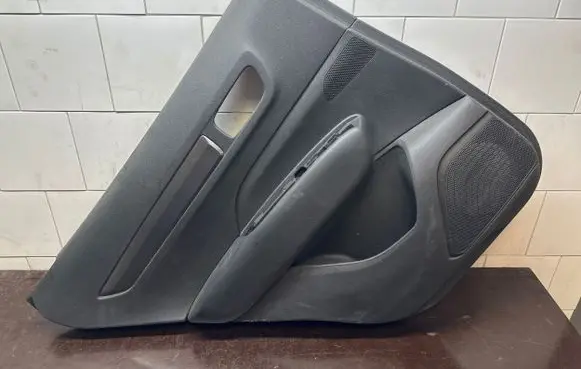 Renault Koleos II Rear door card panel trim
