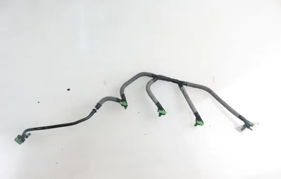 Fuel injector supply line/pipe