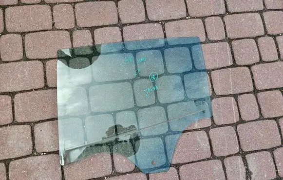 Opel Astra K Rear windscreen/windshield window 