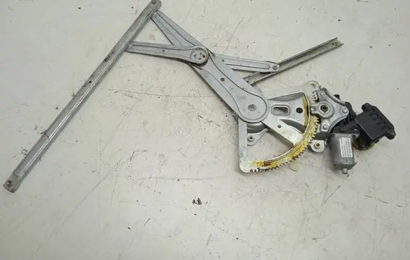 Toyota Corolla Verso AR10 Front door window regulator with motor 698200F010