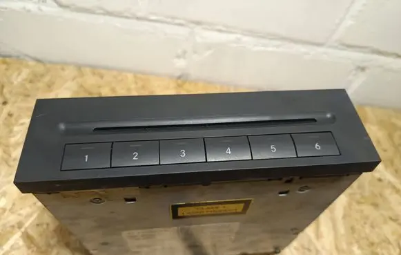 Mercedes-Benz E W211 CD/DVD changer A2118703889 MH3511 020953