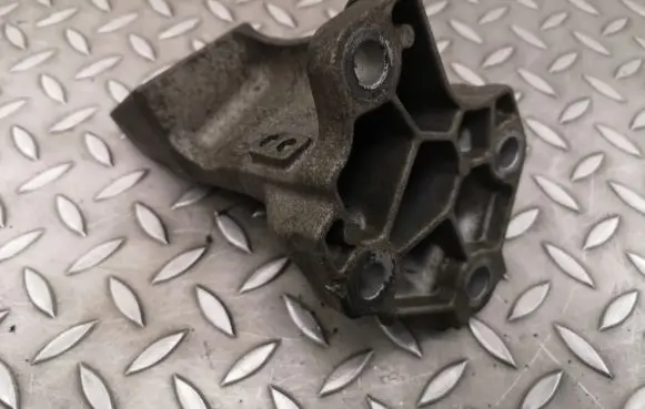 Land Rover Range Rover Sport L494 Engine mounting bracket CPLA6061CB
