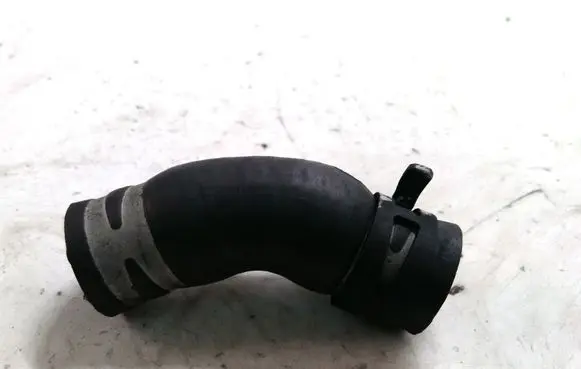 Volkswagen Touareg I Engine coolant pipe/hose 059121051B