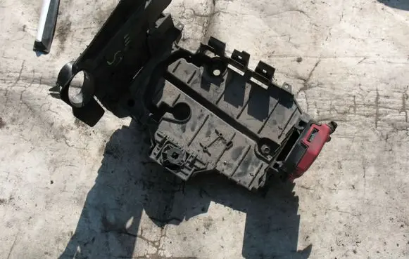 Citroen C5 Battery tray 