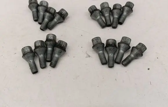 Nuts/bolts