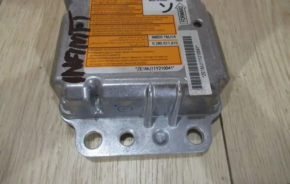 Infiniti M Y51 Airbag control unit/module 98820-1MJ1A