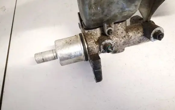 Renault Trafic II (X83) Master brake cylinder