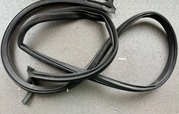 Nissan Patrol Y61 Rubber seal rear door 90830VB000