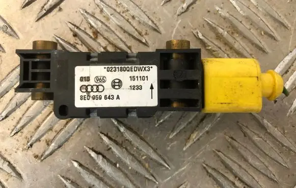 Audi A4 S4 B6 8E 8H Airbag deployment crash/impact sensor 8E0959643A 151101 0231800EWWX3