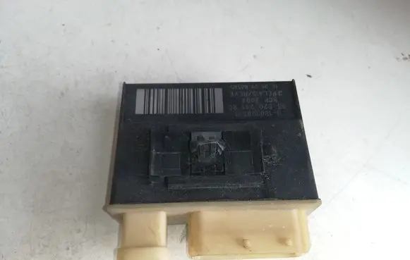 Citroen C5 Glow plug pre-heat relay 9652021180