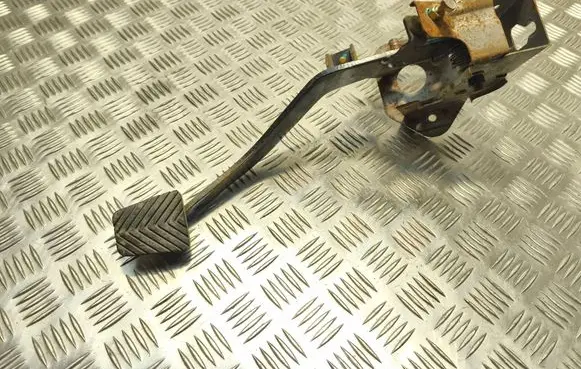Hyundai Sonata Clutch pedal 