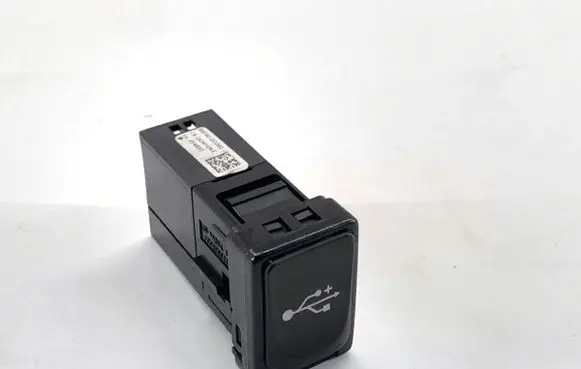 Toyota Yaris USB socket connector 861900D060