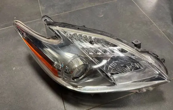 Toyota Prius (XW50) Headlight/headlamp