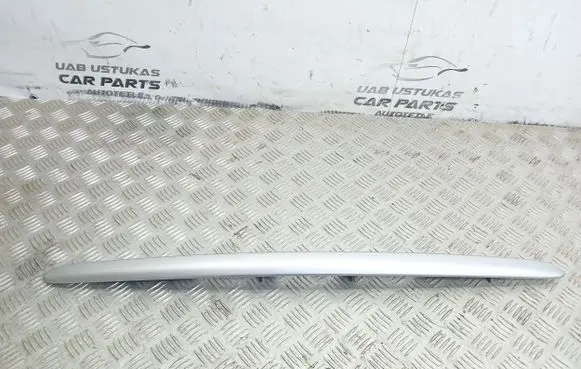 Toyota Avensis Verso Trunk door license plate light bar 7681144030