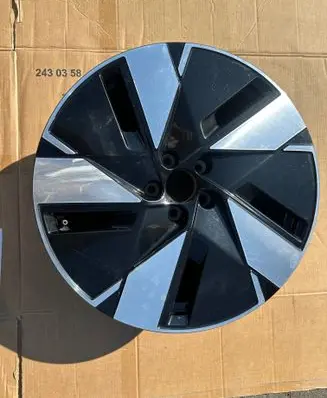 Volvo XC40 R19 alloy rim 32294213