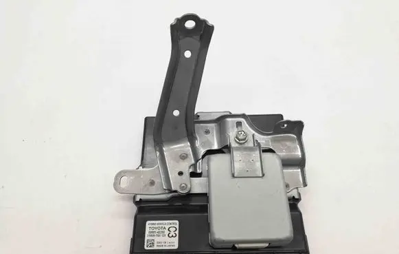 Toyota RAV 4 (XA50) Other devices 8998142250