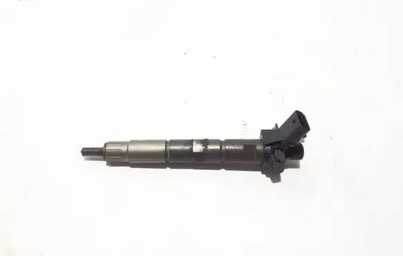 BMW 5 G30 G31 G38 Fuel injector 8599210