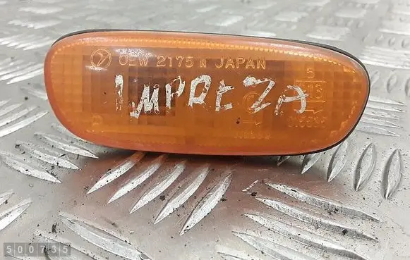 Front fender indicator light