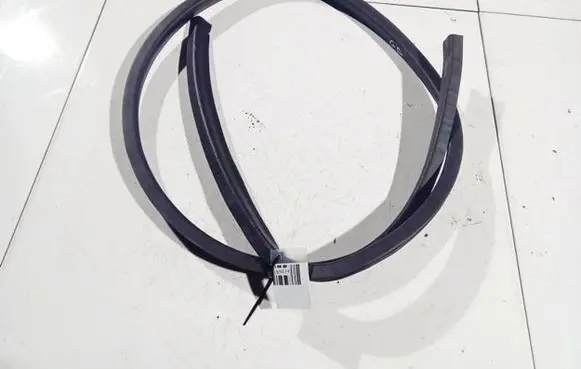 Toyota Yaris Rubber seal rear door 