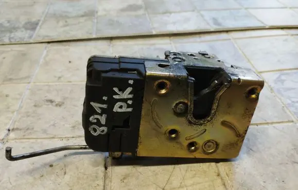 Citroen Berlingo Front door lock 