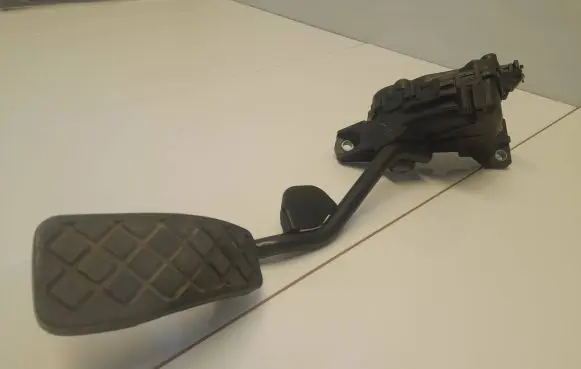 Audi A4 S4 B7 8E 8H Accelerator throttle pedal 8E2721523J 1PV00802634