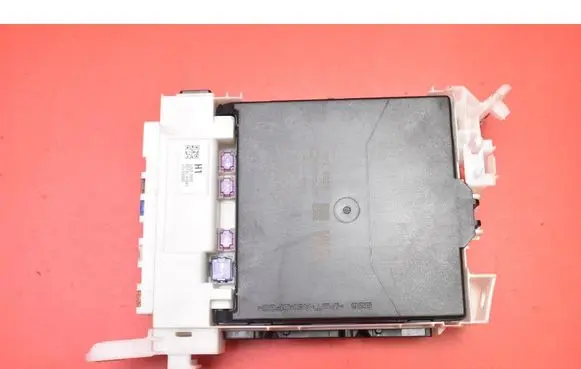 Toyota Yaris Fuse box set 82730-K0080