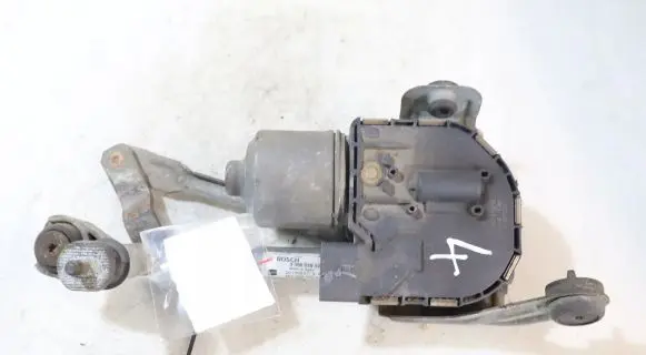Seat Leon (1P) Wiper motor 0390241921