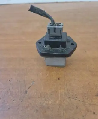 KIA Carens II Heater blower motor/fan resistor FE8K13