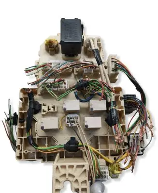 Suzuki Swift I Fuse module 3677062J40 B62J4 L0T6119