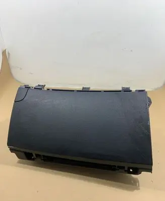 Hyundai i30 Glove box