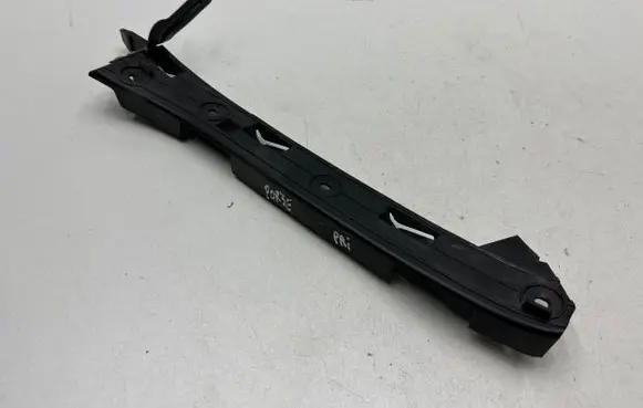 Front bumper mounting bracket