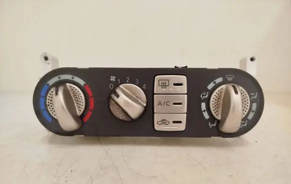 Nissan Almera Tino Climate control unit W0830