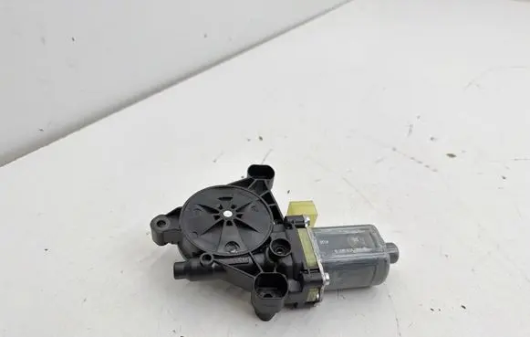 Audi Q2 - Front door window regulator motor 5Q0959801B