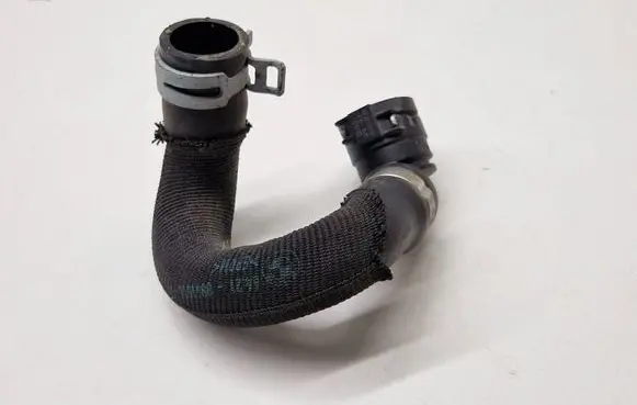 Engine coolant pipe/hose