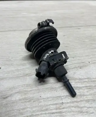 Volkswagen Sharan AdBlue injector 3c0131113c