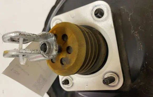 KIA Sorento Brake booster