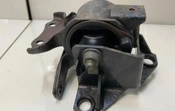 Mazda 6 Engine mount vacuum valve 