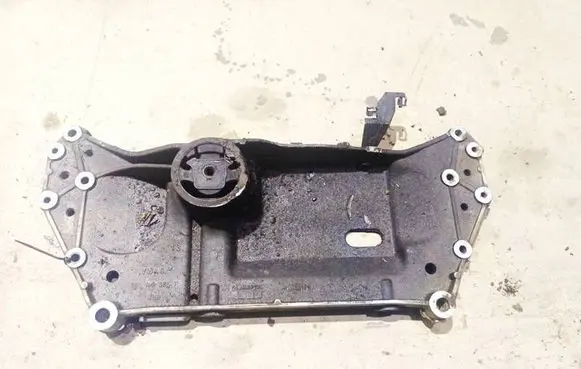 Volkswagen Golf V Front subframe