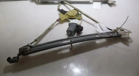 Front window lifting mechanism without motor