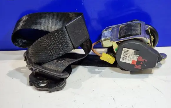 Audi A6 S6 C5 4B Front seatbelt 4B0857705C
