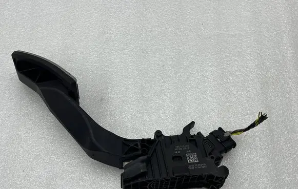 Audi A3 8Y Accelerator throttle pedal 3WB723503