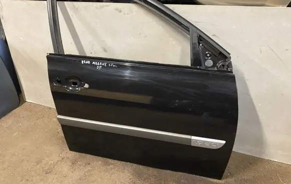 Renault Megane II Front door