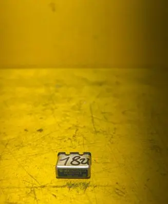 Volkswagen PASSAT B6 Other relay 443937105