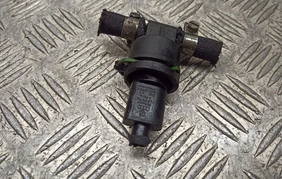 Seat Cordoba (6L) Fuel temperature sensor 038906081B